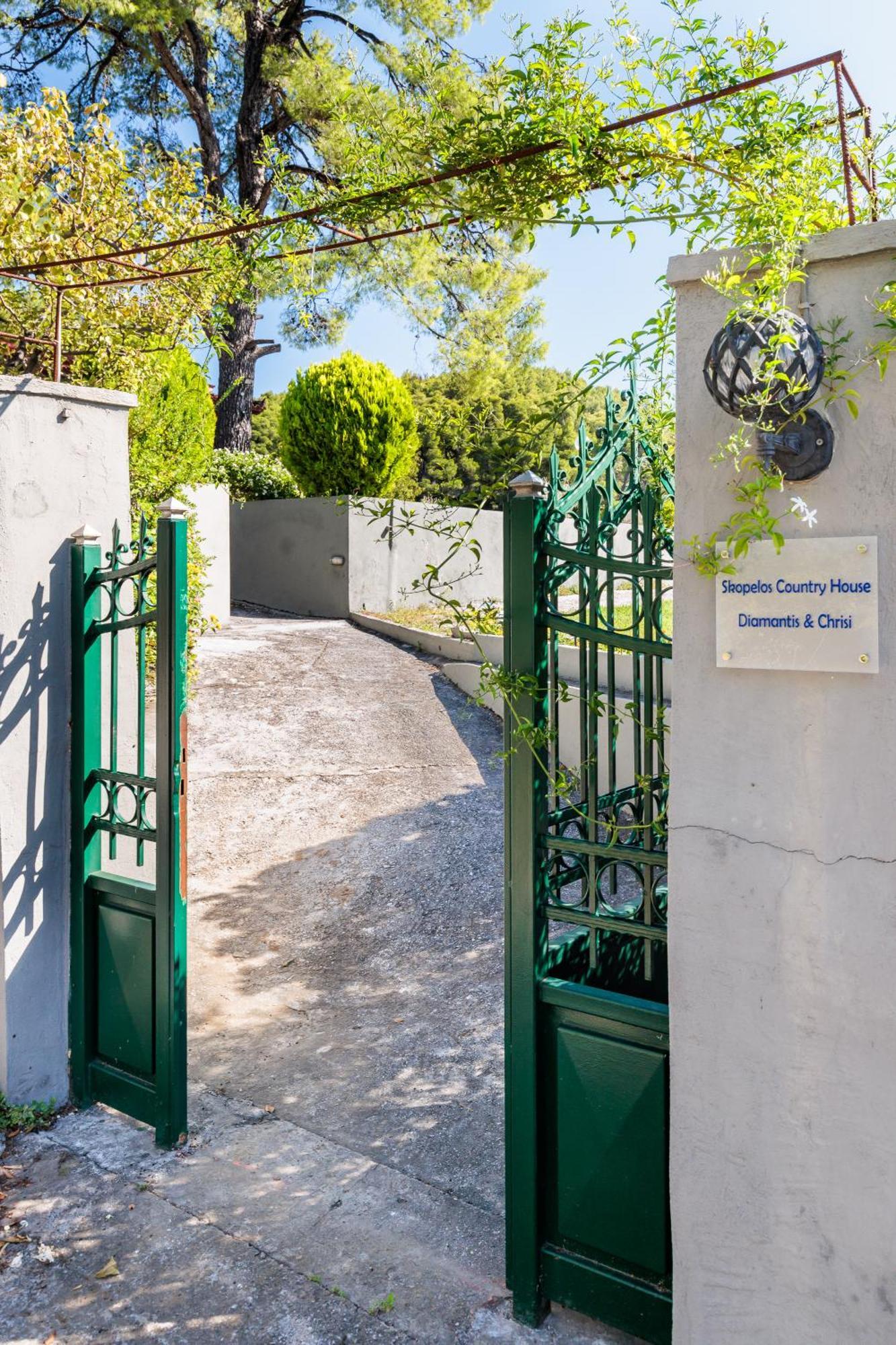 Skopelos Country House Diamantis & Chrisi Agnontas Bagian luar foto